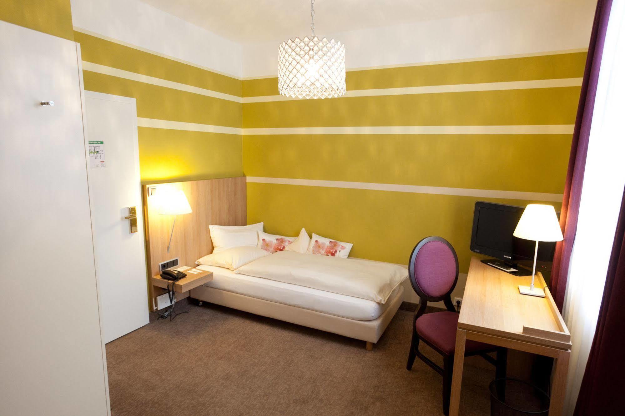 Hotel Schepers Gronau  Bagian luar foto